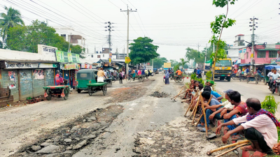 সংস্কারকাজ বন্ধ করে দিলেন কুমারখালী পৌর মেয়র