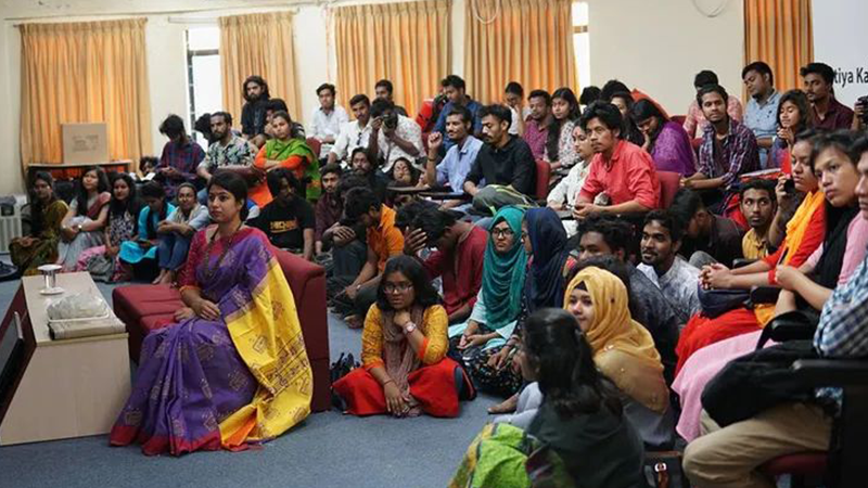 সিনেমা নির্মাণের মাধ্যমে জীবনের বার্তা দেয় তারা
