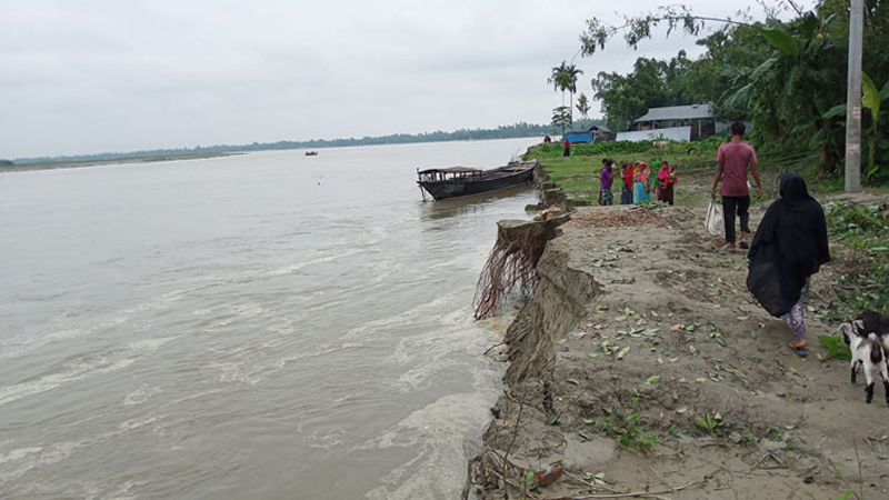 কুড়িগ্রামে দুশ্চিন্তায় নদী তীরের মানুষ