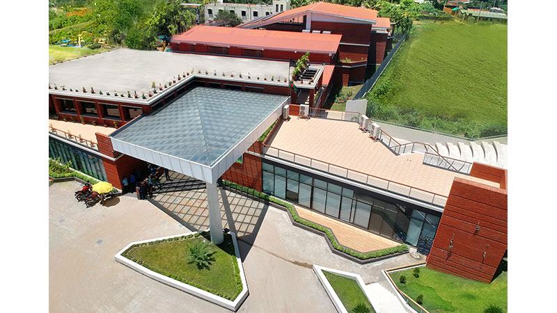 প্রকৃতি ও আধুনিকতার  এক অনন্য মেলবন্ধন
