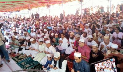নামাজ ও পশু কোরবানির মাধ্যমে ঈদ উদযাপন করছেন বরিশালবাসী