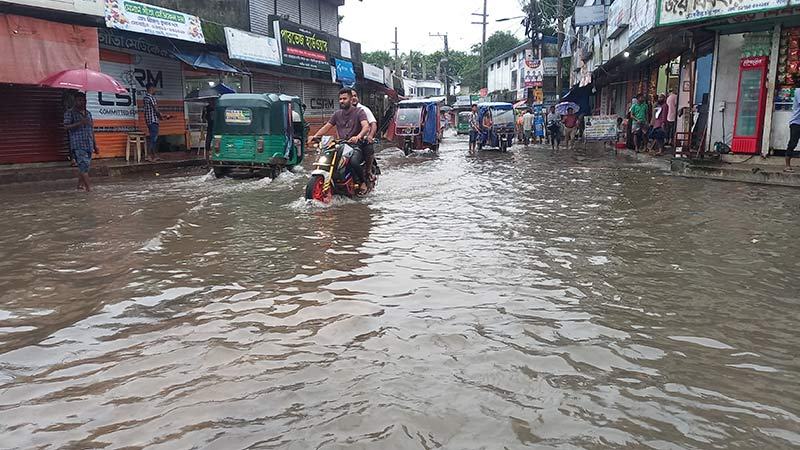 বিপৎসীমার ৬ সেন্টিমিটার ওপরে বইছে সুরমার পানি