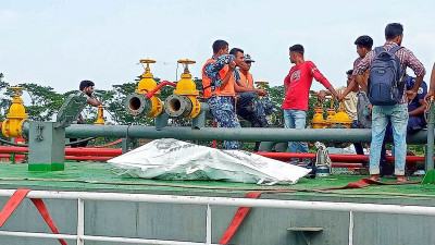 একজনের মরদেহ উদ্ধার সন্ধান মেলেনি ৩ জনের