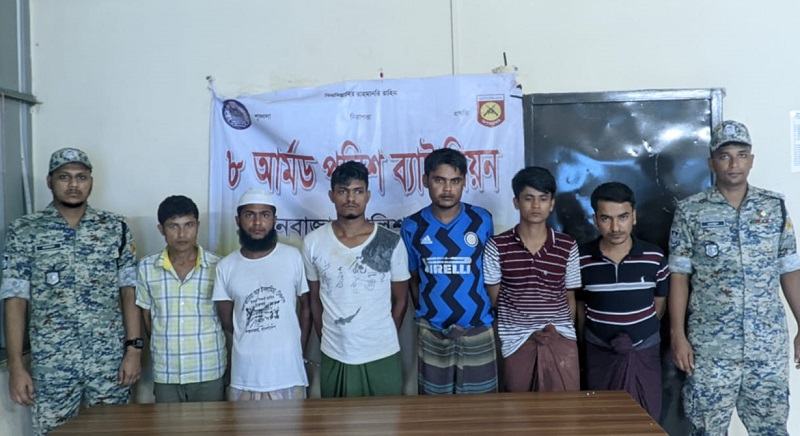 রোহিঙ্গা ক্যাম্পে ৫ জন নিহতের জেরে আটক ৬