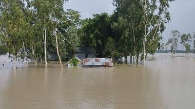 বিপৎসীমার ৫০ সেন্টিমিটার ওপরে বইছে দুধকুমার নদ