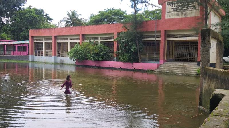 ৩ মাস পানির নিচে মাঠ, খেলাধুলা বন্ধ