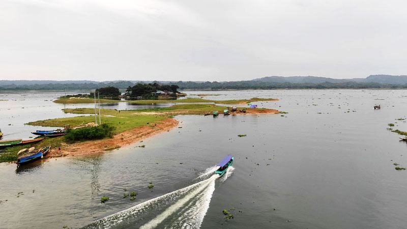 কাপ্তাই হ্রদে মাছ ধরা বন্ধের সময়সীমা বাড়ল এক মাস