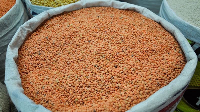 নারায়ণগঞ্জের নিতাইগঞ্জে নিম্নমুখী ডালের বাজার