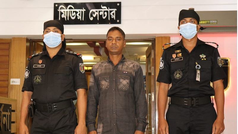 ঝালকাঠিতে মর্মান্তিক সড়ক দুর্ঘটনায় ঘাতক বাসচালক গ্রেফতার