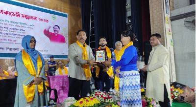 বান্দরবানে শিল্পকলা একাডেমি সম্মাননা পেলেন ২৫ গুণী