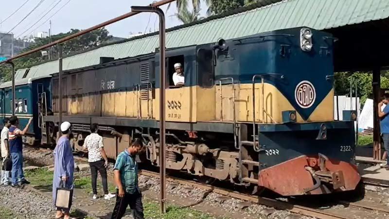 আট মাস পর ঢাকা-নারায়ণগঞ্জ রুটে ট্রেন চলাচল শুরু