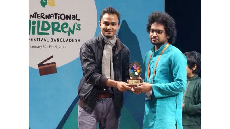 প্রথম স্বল্পদৈর্ঘ্য চলচ্চিত্রেই সেরা নির্মাতা জাবির ঋদ্ধ