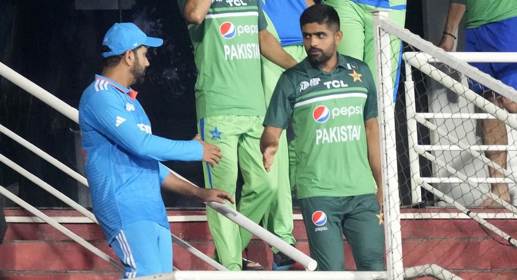 বৃষ্টিতে পয়েন্ট ভাগাভাগি করল ভারত-পাকিস্তান
