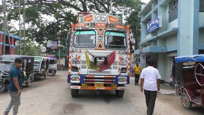 আগস্টে হিলিতে রাজস্ব আহরণ প্রায় ৪৪ কোটি টাকা