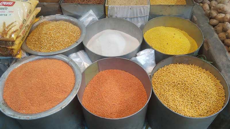 নিতাইগঞ্জে ডালের বাজার ফের চড়া