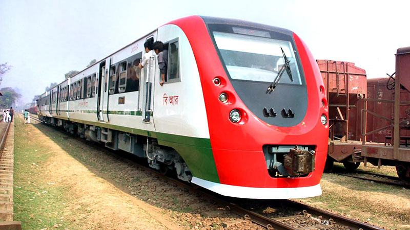 রেলের ২০ ডেমু ট্রেনের সচল কেবল একটি
