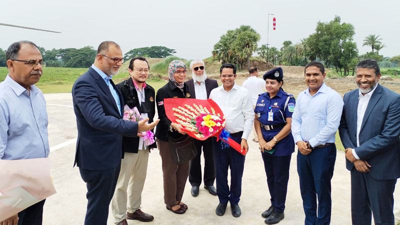 ত্রিশালে মালয়েশিয়ান রাষ্ট্রদূতের আকিজ বশির গ্রুপের কারখানা পরিদর্শন