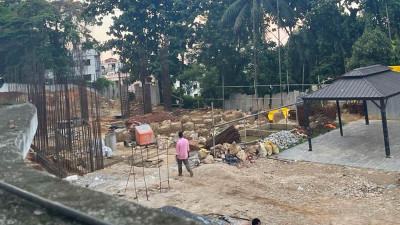 চট্টগ্রামে পাহাড়ধসের ঝুঁকিতে সরকারি স্থাপনা