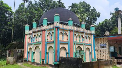 অবহেলায় নষ্ট হচ্ছে মোগল আমলের তেরশ্রী মসজিদ