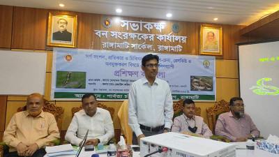 ‘দেশে সাপের কামড়ে বছরে মারা যান সাড়ে ৭ হাজার মানুষ’