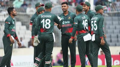 প্রথম ওয়ানডে বৃষ্টিতে পণ্ড