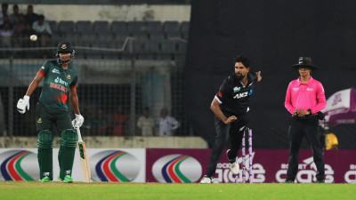 ইশ সোধির ঘূর্ণিতে এলোমেলো বাংলাদেশ