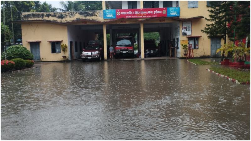 কুড়িগ্রামে টানা বৃষ্টিতে বিপর্যস্ত জনজীবন
