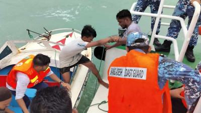 সেন্টমার্টিনগামী স্পিডবোট ডুবে একজন নিহত