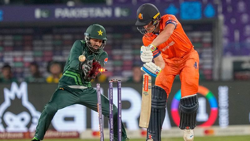 নেদারল্যান্ডসকে হারিয়ে পাকিস্তানের শুভসূচনা