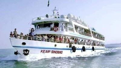 সেন্টমার্টিনে আটকে পড়া পর্যটকরা ফিরছেন