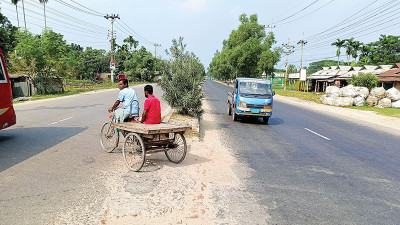 ঢাকা-ময়মনসিংহ মহাসড়কের ৫০ স্থানে অবৈধ ইউটার্ন