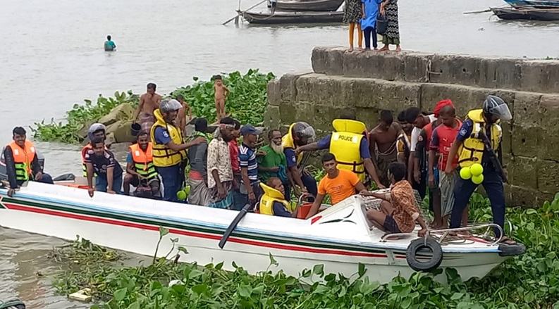 মেঘনায় ইলিশ ধরায় ৫৬ জেলে আটক