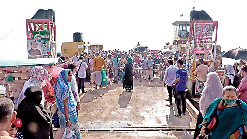 অতিরিক্ত টোল আদায়ের অভিযোগ গাড়িচালকদের
