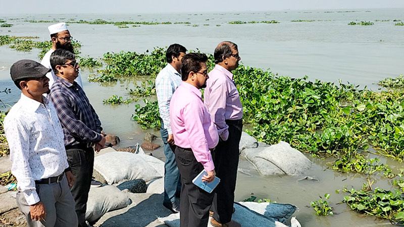 চাঁদপুর শহর রক্ষা বাঁধের ব্লকে ধস
