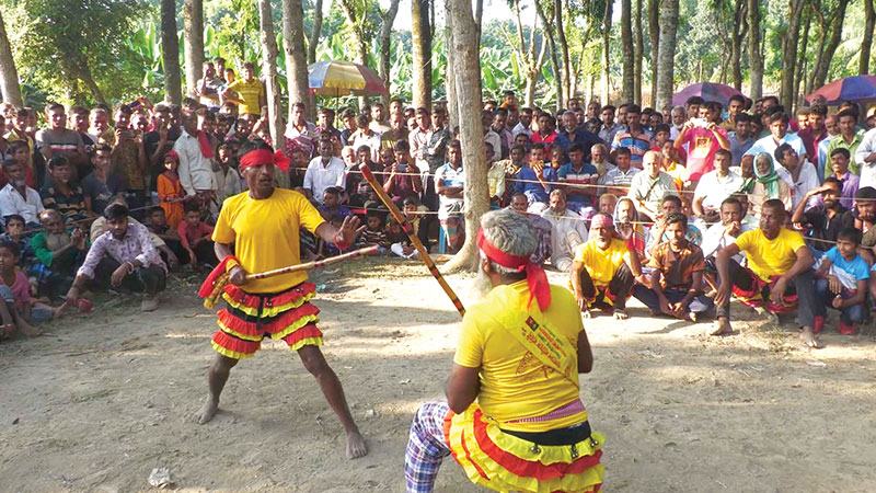 ঝিনাইদহে অনুষ্ঠিত হলো লাঠি খেলা