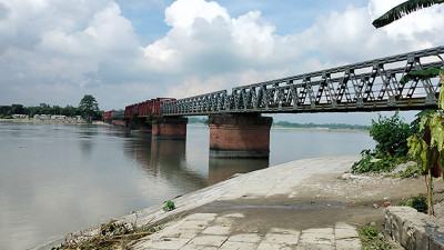 সংস্কার হচ্ছে ঝুঁকিপূর্ণ সোনাহাট সেতু