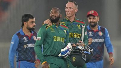 সেমিফাইনালের আগে প্রোটিয়াদের স্বস্তির জয়
