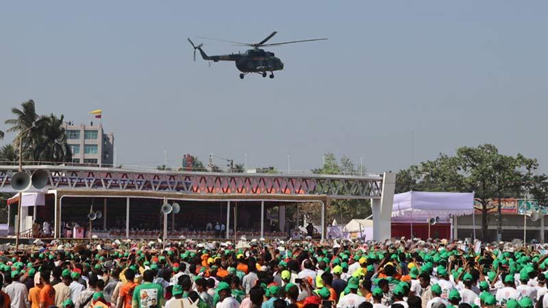 মহাসমাবেশে যোগ দিতে খুলনায় প্রধানমন্ত্রী