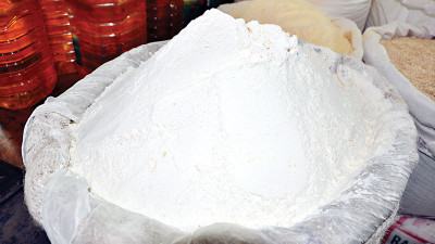 নিতাইগঞ্জে আরেক দফা বেড়েছে আটা-ময়দার দর