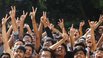 ইংরেজির দুর্বলতা কাটিয়ে উঠতে পারছে না শিক্ষার্থীরা