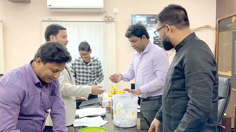 হিলিতে লটারির মাধ্যমে কৃষক নির্বাচন