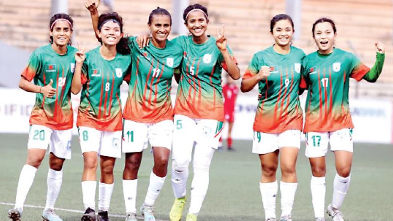 সিঙ্গাপুরকে বিধ্বস্ত করল বাংলাদেশের মেয়েরা