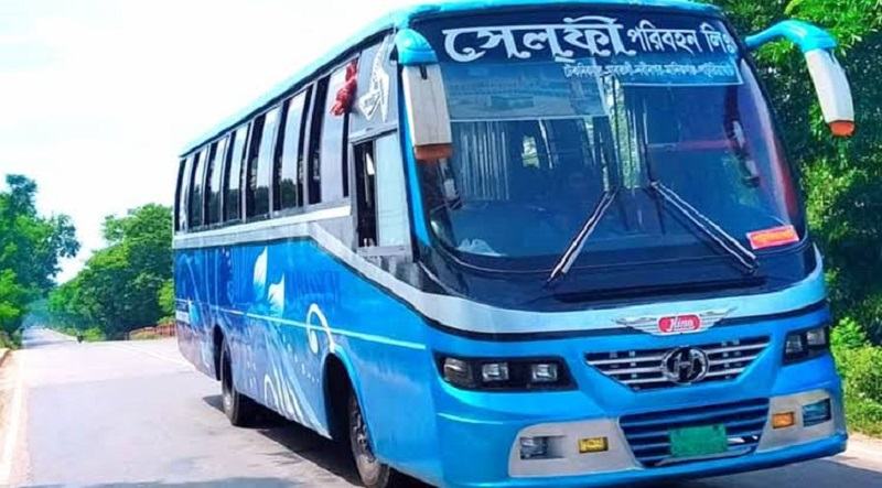বাসচাপায় প্রাণ গেল দুজনের, কাভার্ডভ্যানে পিষ্ট হয়ে নিহত আরো ১