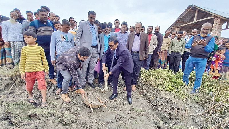 বাগেরহাটের রাধালী খাল খনন