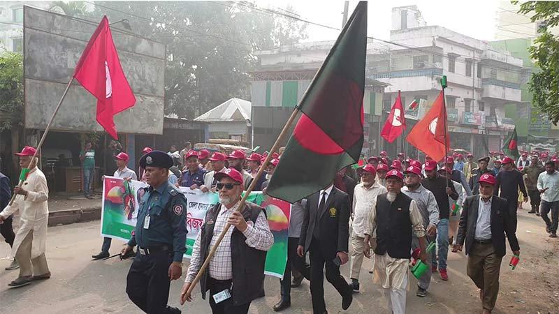 হানাদারমুক্ত দিবসে মুন্সিগঞ্জে বর্ণাঢ্য র‍্যালি