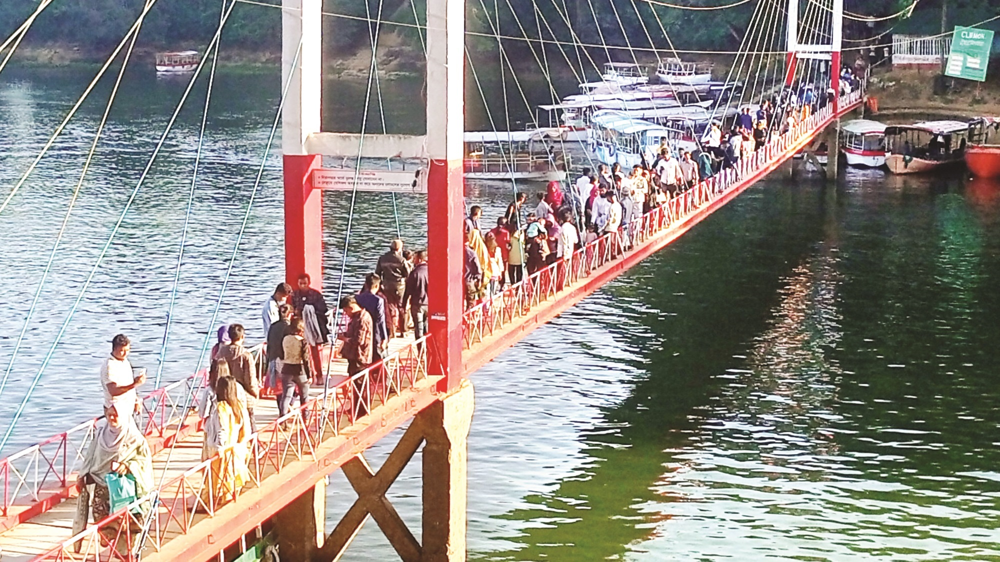 বিজয় দিবস ঘিরে পর্যটক বেড়েছে রাঙ্গামাটিতে