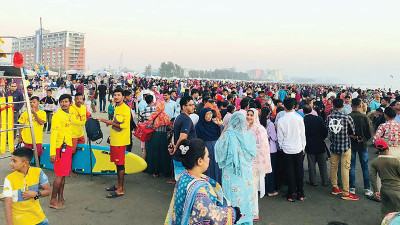 বড়দিনের ছুটিতে কক্সবাজারে পর্যটক বেড়েছে