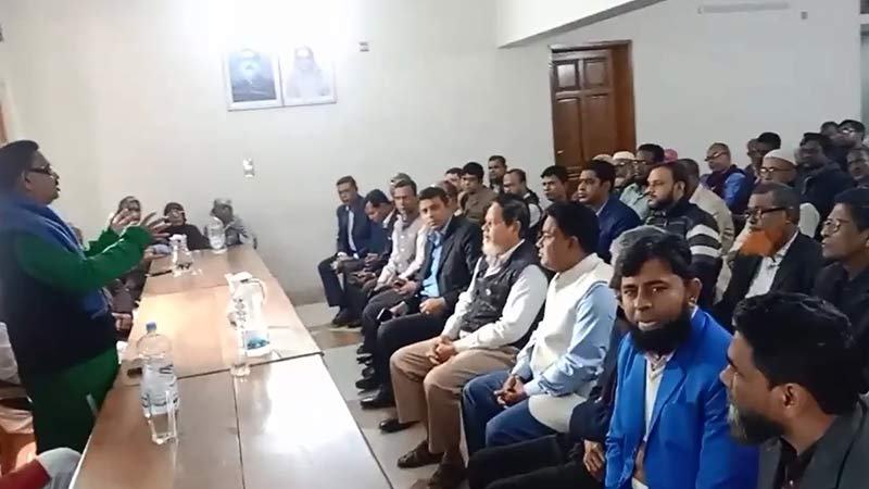 নৌকার পক্ষে বৈঠক, মাদারীপুরে নির্বাচনী দায়িত্ব থেকে ৩৭ শিক্ষককে অব্যাহতি