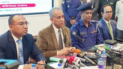 ভোট সুষ্ঠু করতে যত বাহিনী দরকার নামানো হবে: ইসি আলমগীর