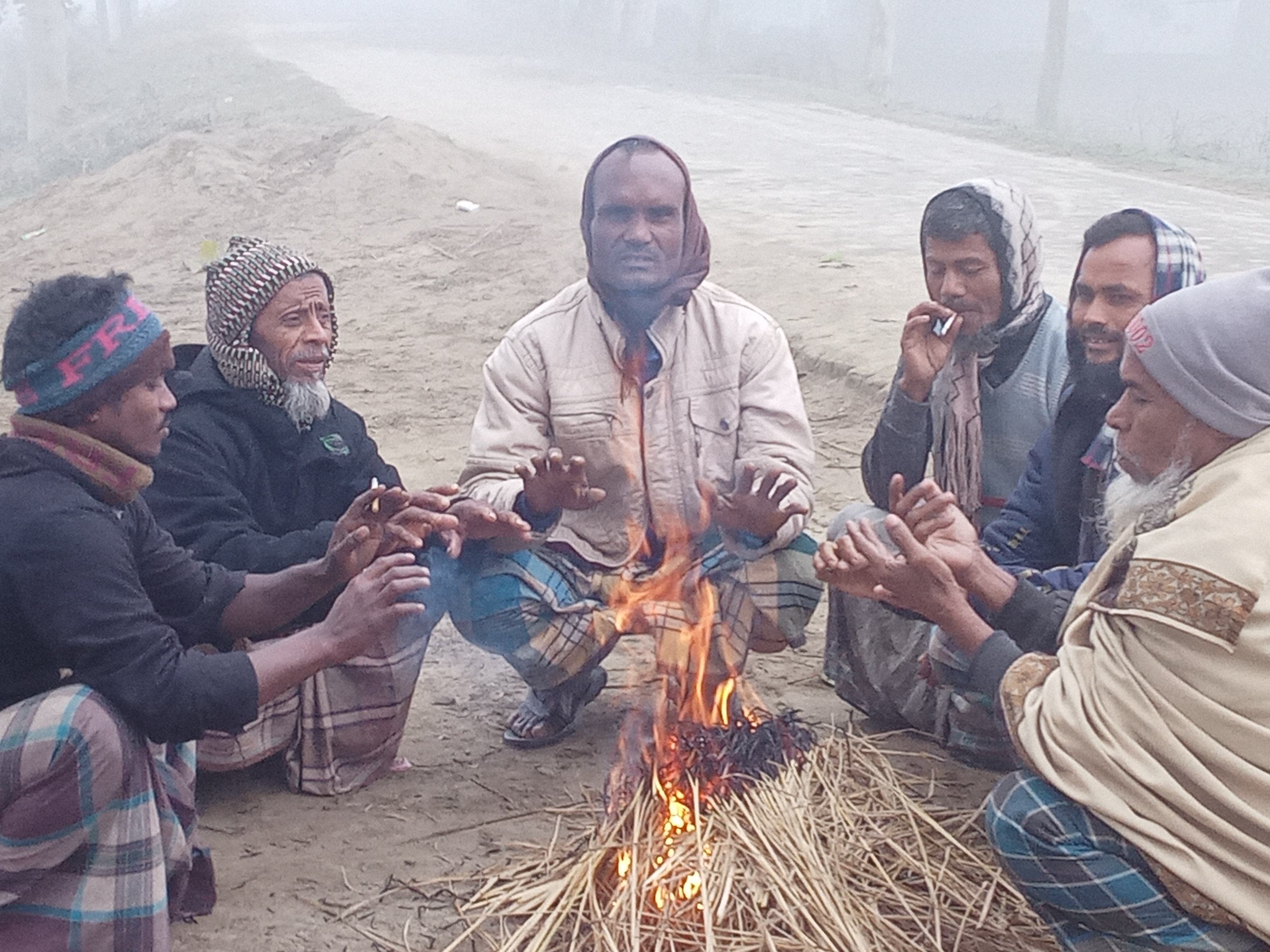 শীতে বিপর্যস্ত গাইবান্ধাবাসী
